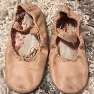 Capezio size 12.5 ballet slippers